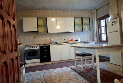 Casă cu 8 camere cu Teren 1500 Mp în Breaza de Sus - 2