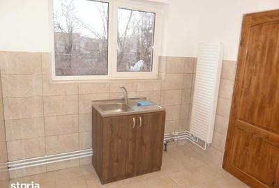 Casă cu 4 camere cu Teren 2100 Mp în Ludești - 4