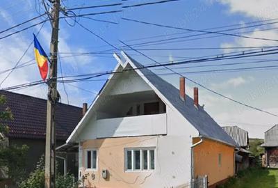 Casă cu 3 camere cu Teren 20000 Mp în Groși - 1