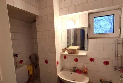 Apartament 4 camere, 123 mp   Ultracentral, zona Teatru Tribunalul Nou, Focșani - 5