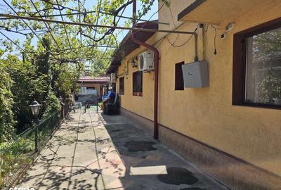Casă cu 4 camere cu Teren 300 Mp în Central - 1