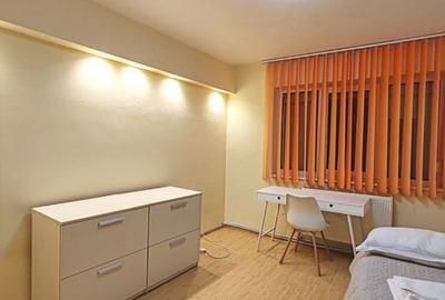 Apartament cu 3 camere în Craiovița Nouă - 2