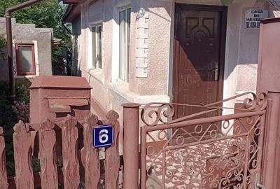 Casă cu 3 camere în Central - 1