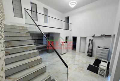 Casă cu 4 camere cu Teren 381 Mp în Central - 12