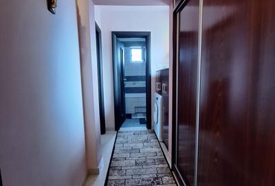 Apartament cu 4 camere semidecomandat, mobilat în Circumvalațiunii - 10