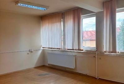 Spațiu de închiriat 500 mp – ultracentral Oradea, ideal pentru clinică / cabinet - 8