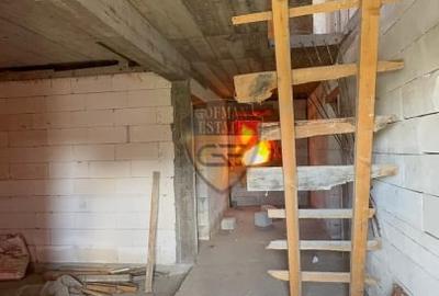 Casa 4 camere, P+M , Valul lui Traian, la gri teren 337 mp, garaj - 10