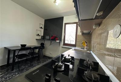 Apartament cu 3 camere semidecomandat în Podu Roș - 5