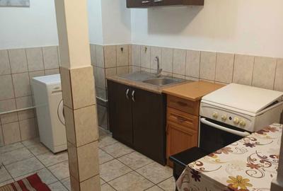 Garsonieră decomandată în Central