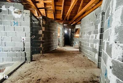Casă cu 7 camere cu Teren 700 Mp în Central - 11