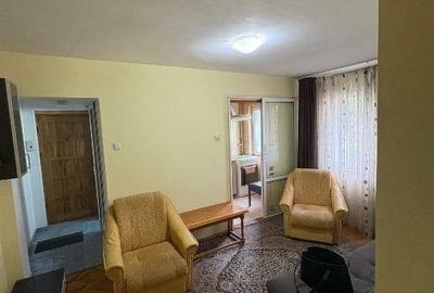 Apartament cu 2 camere, etajul 3/4, zona Podu Ros - 1