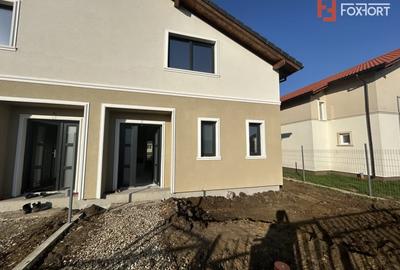 Duplex cu 5 camere cu Teren 300 Mp în Moșnița Nouă - 1