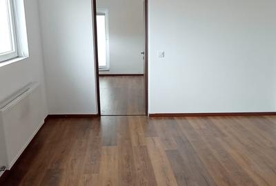 Apartament cu 3 camere semidecomandat în P-ța Romană - 2