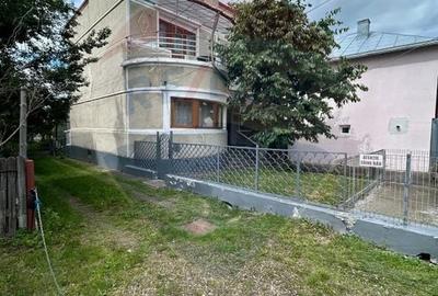 Casă individuală cu 10 camere cu Teren 154 Mp în Central - 1