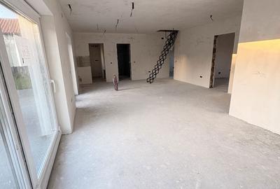 Casă cu 4 camere în Feleacu