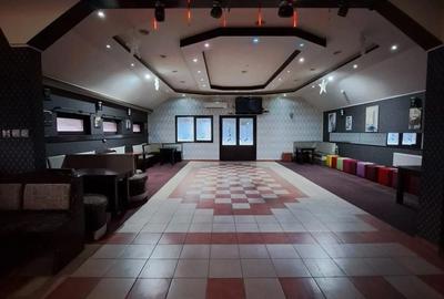 Spațiu comercial, de 120 mp, în Central - 3