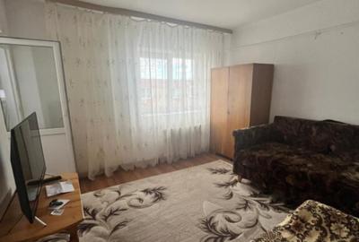 Garsoniera de inchiriat, zona Doi Voievozi, Radauti - 1