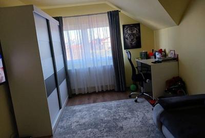 Casă cu 5 camere cu Teren 310 Mp în Vladimirescu - 4