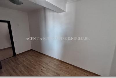 Apartament cu 3 camere decomandat în Km 5 - 7