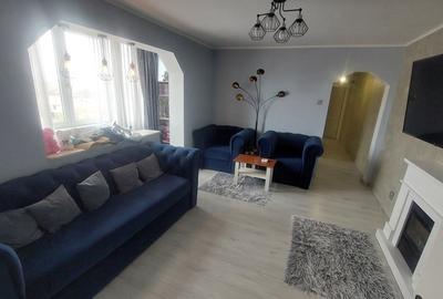 Apartament 3 camere semidecomandat, etajul 4, Rovine zona Dezrobirii