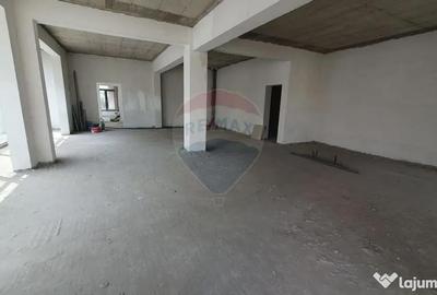 Spațiu comercial, de 91 mp, în Central - 3