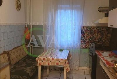 Apartament cu 3 camere semidecomandat în Central - 4