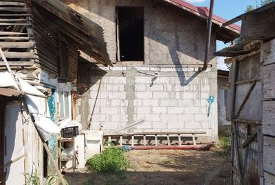 Casă cu 4 camere în Ciolpani - 10
