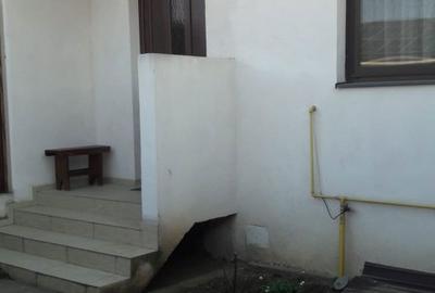 Casă cu 3 camere în Central