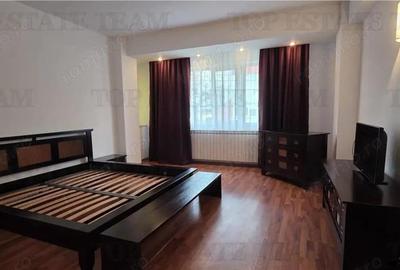 Casă cu 7 camere cu Teren 130 Mp în 1 Mai - 16