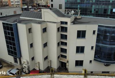 Spațiu comercial, de 1,100 mp, în Central - 9