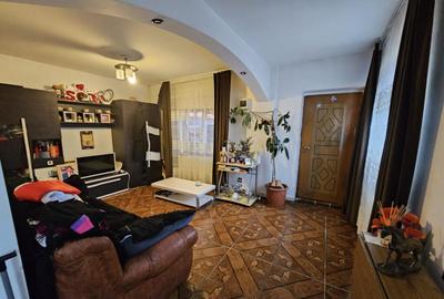 Casă cu 3 camere cu Teren 279 Mp în Brestei