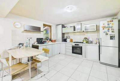 Casă cu 7 camere cu Teren 680 Mp în Mehala