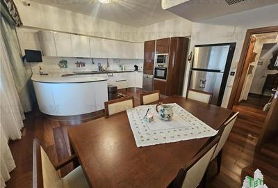 Inchiriere Apartament Deosebit  Vedere Frontala la Mare  Complex Spectrum - 20