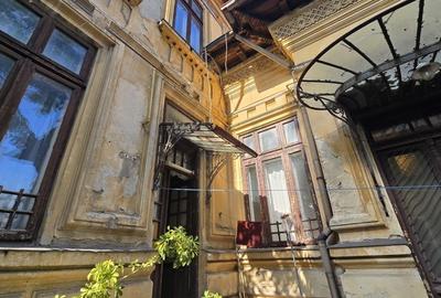 Casă individuală cu 7 camere cu Canalizare în P-ța Unirii - 2