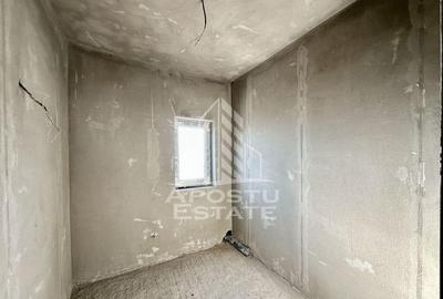 Casă cu 4 camere cu Teren 435 Mp în Dumbrăvița