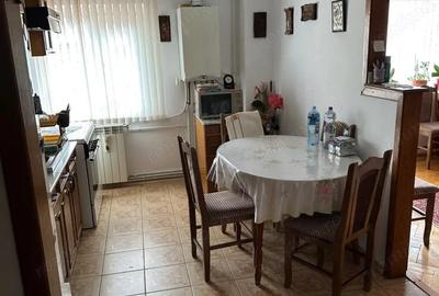 Apartament cu 4 camere decomandat în Steaua - 4