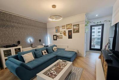 Apartament cu 3 camere semidecomandat în Pipera