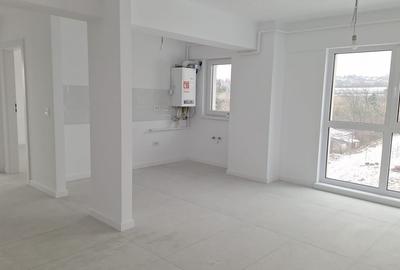 Apartament cu 3 camere decomandat în Galata - 2
