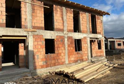 Casă cu 4 camere în Purcăreni - 2