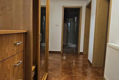 Casă cu 3 camere în Girocului