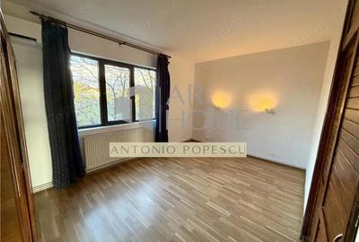 Casă cu 5 camere cu Teren 795 Mp în Central