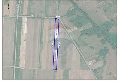 Teren agricol extravilan de 11132 mp, în Săcădat - 1