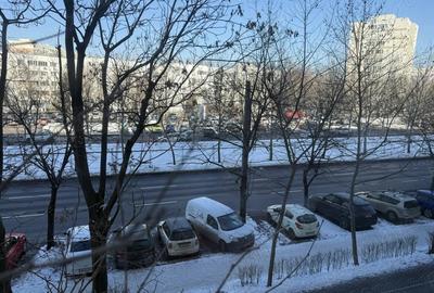 Apartament cu 3 camere decomandat în Colentina