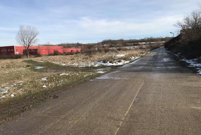 Teren intravilan cu  platforma betonata - 3