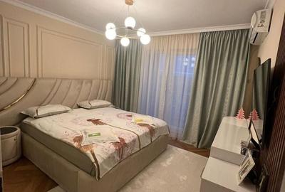 Apartament cu 3 camere decomandat în 1 Decembrie 1918 - 19