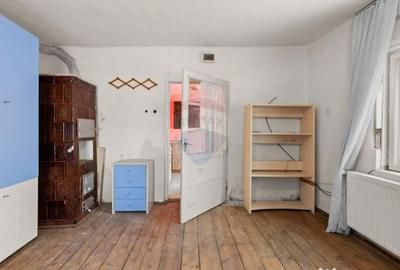 Casă cu 5 camere cu Teren 1620 Mp în Central - 4