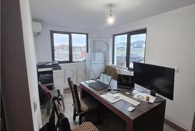 Hala / Spațiu de depozitare - cu birou și dormitor ? curte generoas&#2 - 3