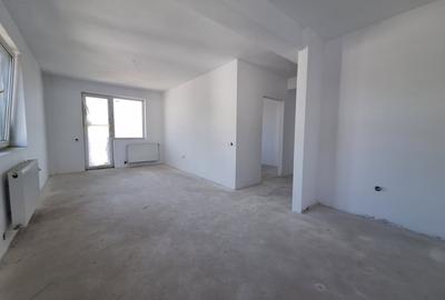 Apartament cu 3 camere semifinisat, balcon, zona Terra - 1