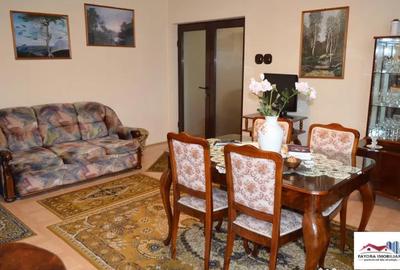 Casă cu 8 camere cu Teren 252 Mp în Central - 8