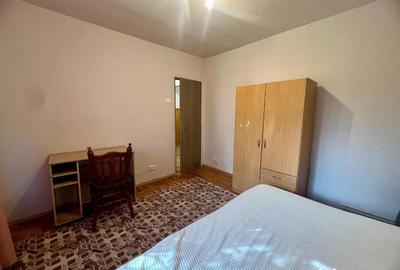 Apartament cu 3 camere decomandat în 7 Noiembrie - 8